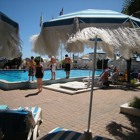 Hotel Ambasciatori Palace Lido di Jesolo Buitenkant foto