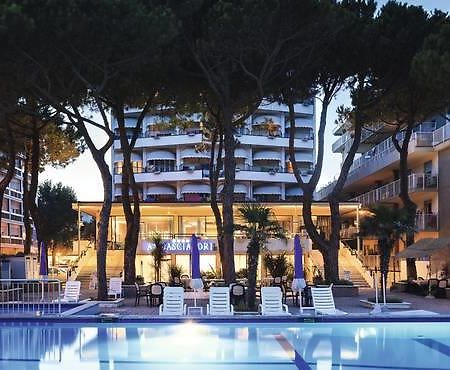 Hotel Ambasciatori Palace Lido di Jesolo Buitenkant foto