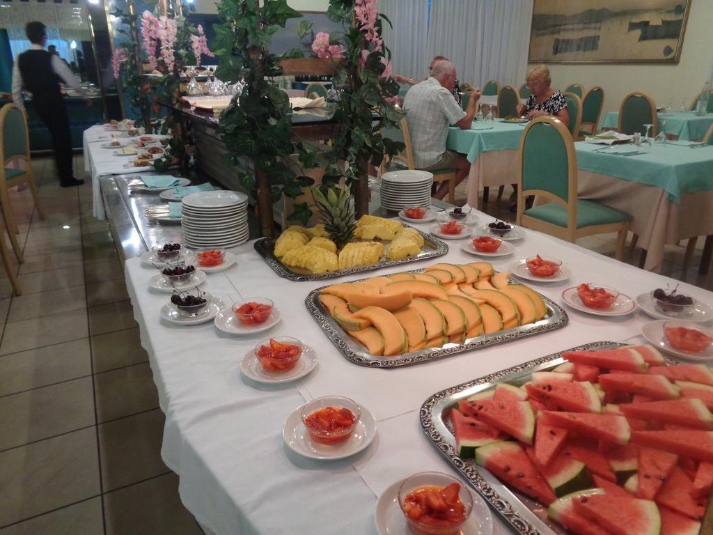 Hotel Ambasciatori Palace Lido di Jesolo Buitenkant foto