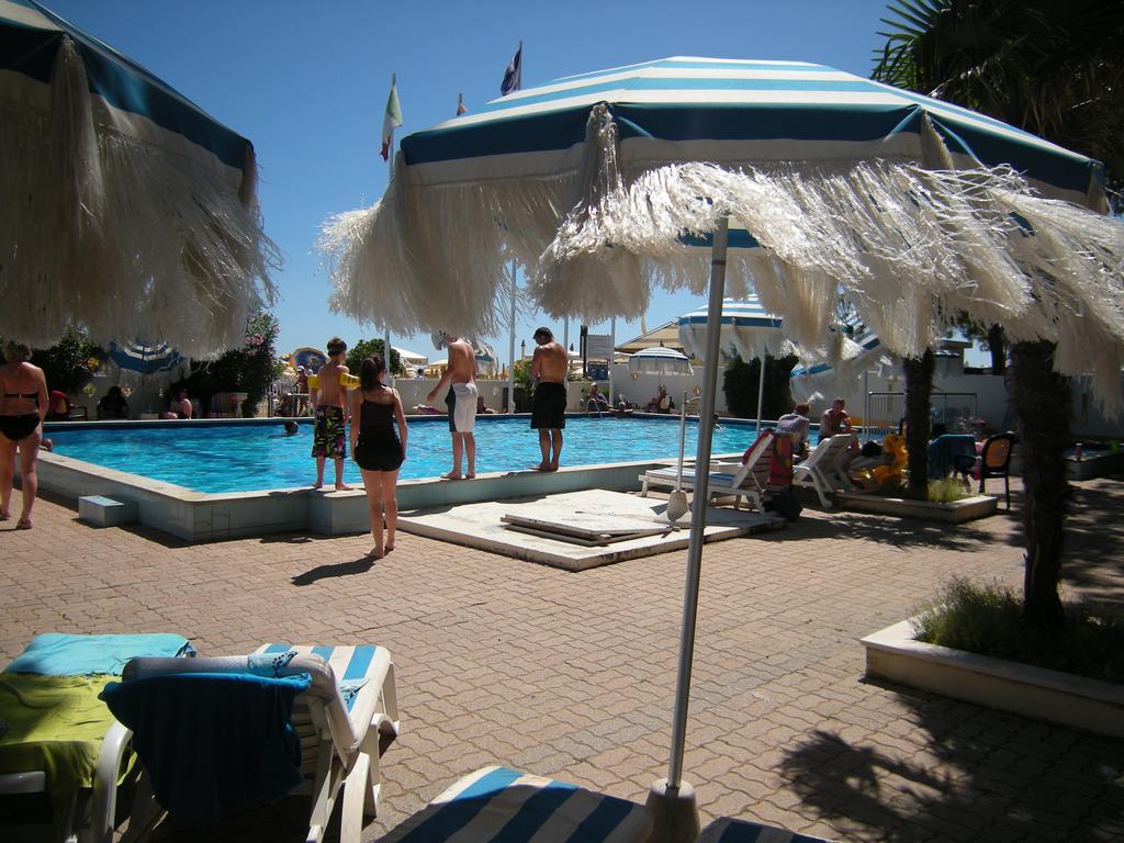 Hotel Ambasciatori Palace Lido di Jesolo Buitenkant foto