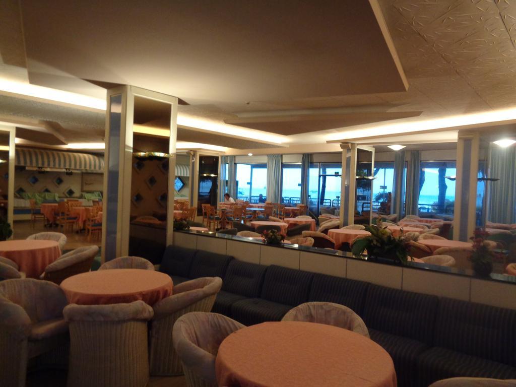 Hotel Ambasciatori Palace Lido di Jesolo Buitenkant foto