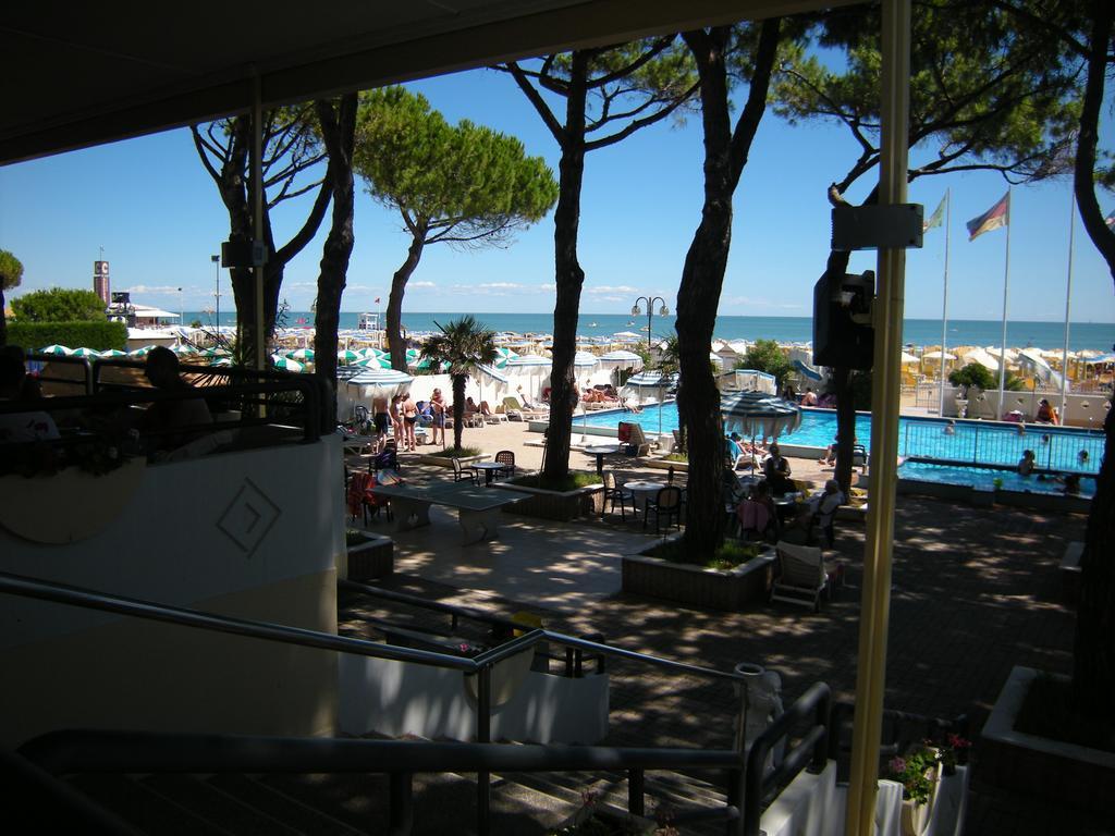 Hotel Ambasciatori Palace Lido di Jesolo Buitenkant foto
