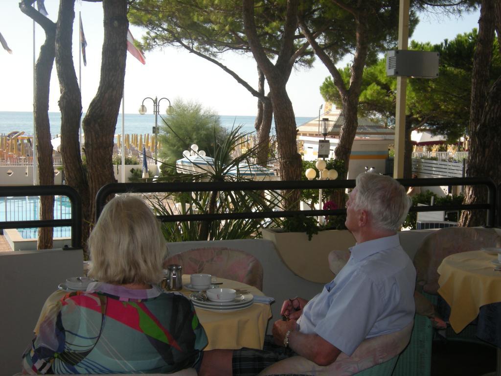 Hotel Ambasciatori Palace Lido di Jesolo Buitenkant foto