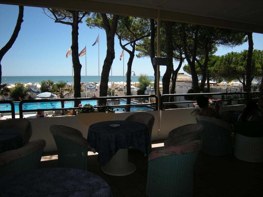 Hotel Ambasciatori Palace Lido di Jesolo Buitenkant foto