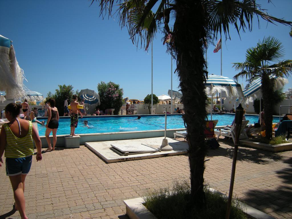 Hotel Ambasciatori Palace Lido di Jesolo Buitenkant foto