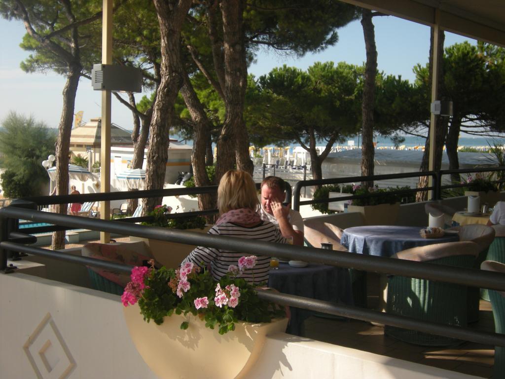 Hotel Ambasciatori Palace Lido di Jesolo Buitenkant foto