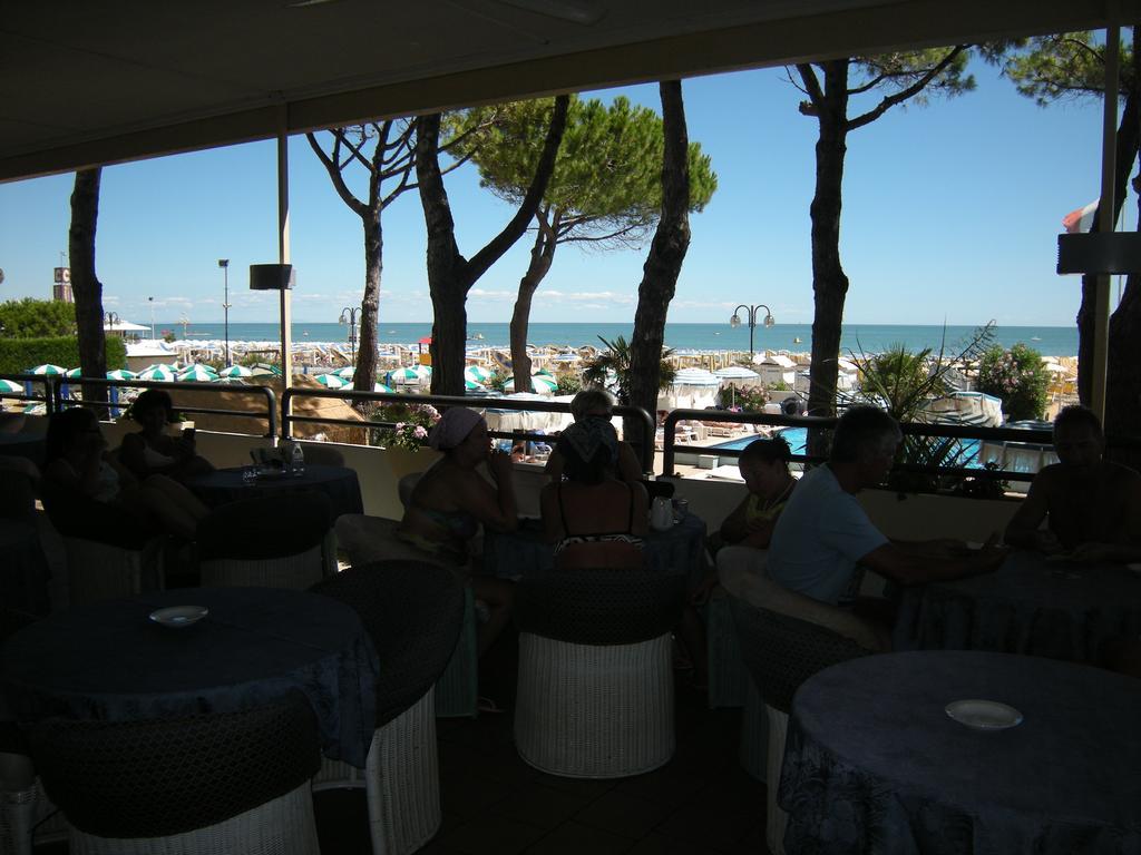 Hotel Ambasciatori Palace Lido di Jesolo Buitenkant foto