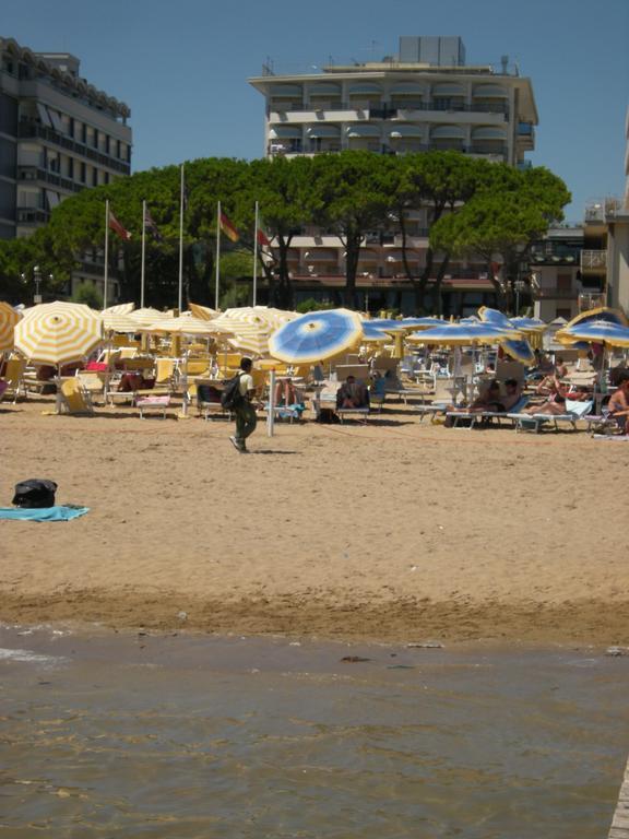 Hotel Ambasciatori Palace Lido di Jesolo Buitenkant foto
