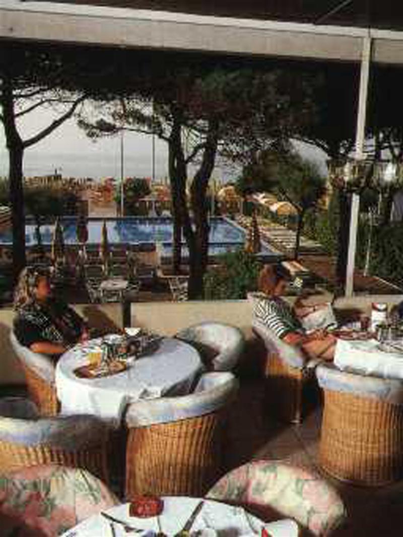 Hotel Ambasciatori Palace Lido di Jesolo Buitenkant foto